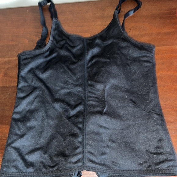 Reinforced Ribneck Shaper Size Medium NWOT - Picture 4 of 4